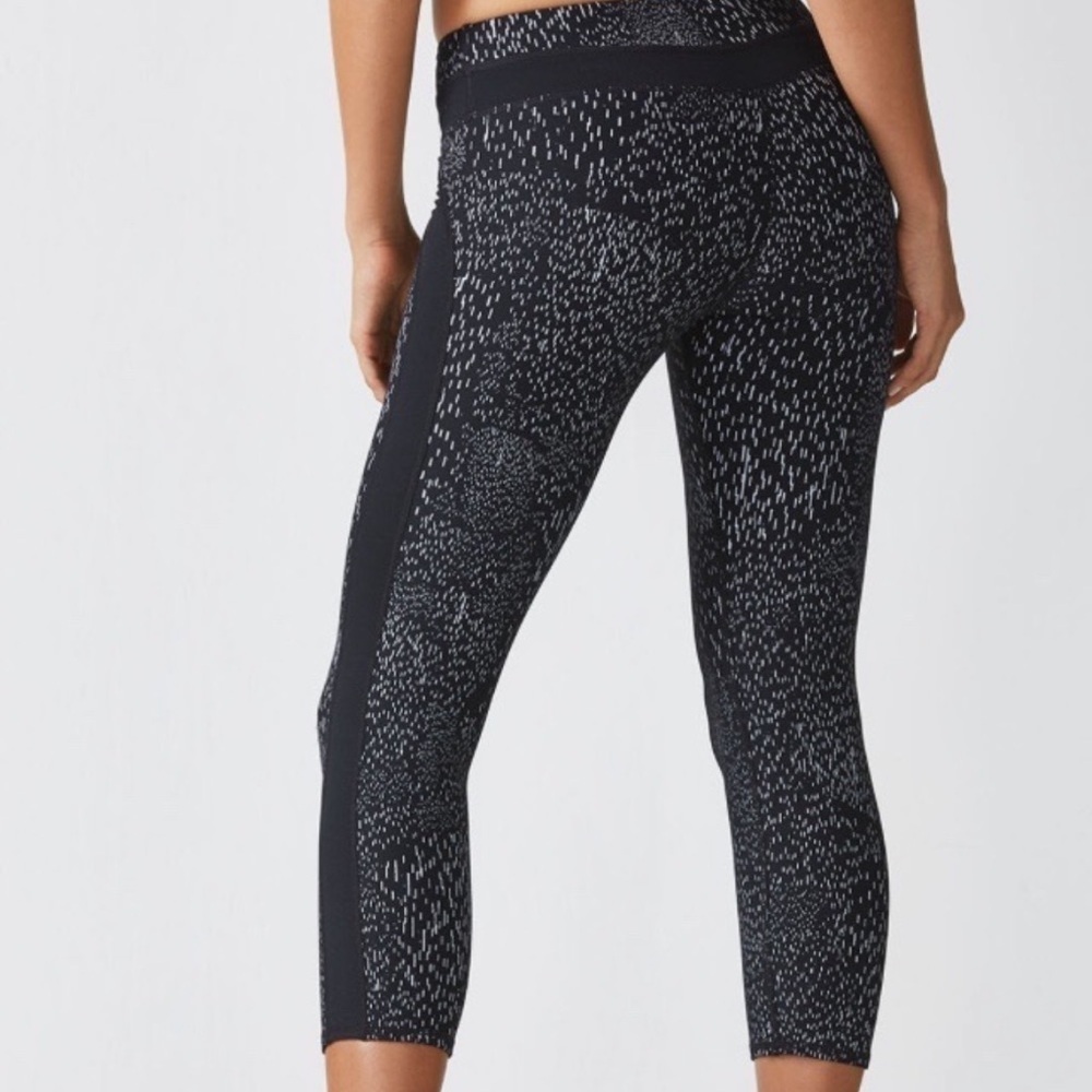 Women's Black Patterned Leggings - Picture 3 of 6
